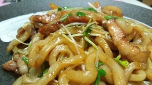 焼うどん風こんにゃくライト　オタフクソース付