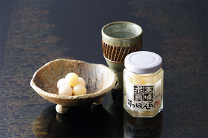料亭やまさ旅館　すっぽんの卵の焼酎漬け